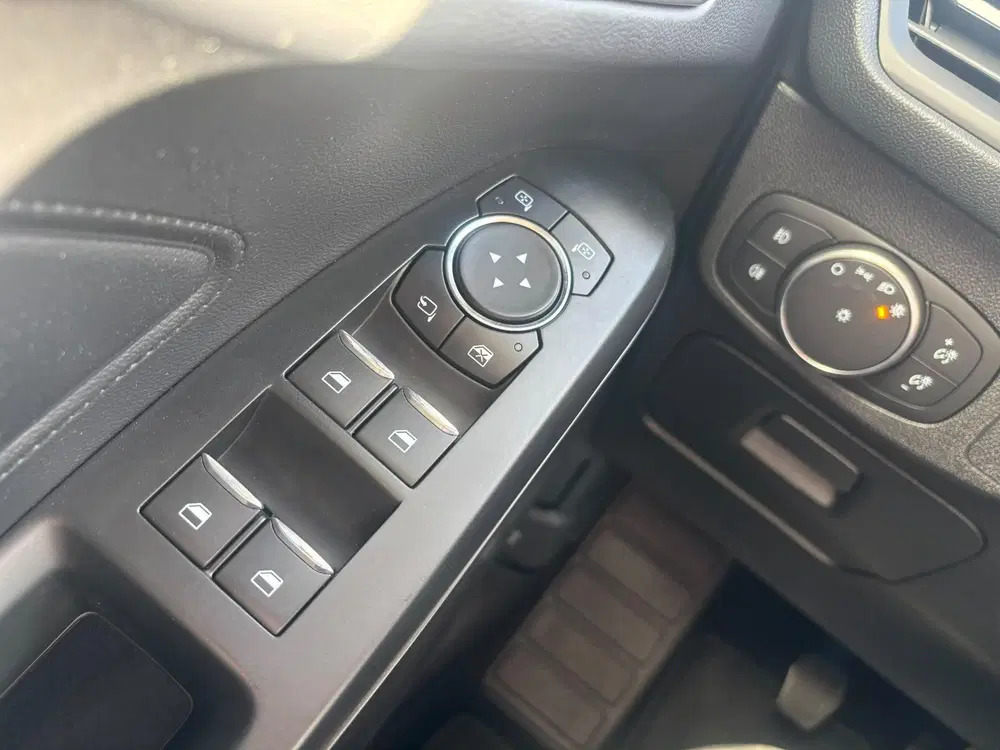 Ford Focus 1.0 EcoBoost Titanium Business uit 2019, foto 12
