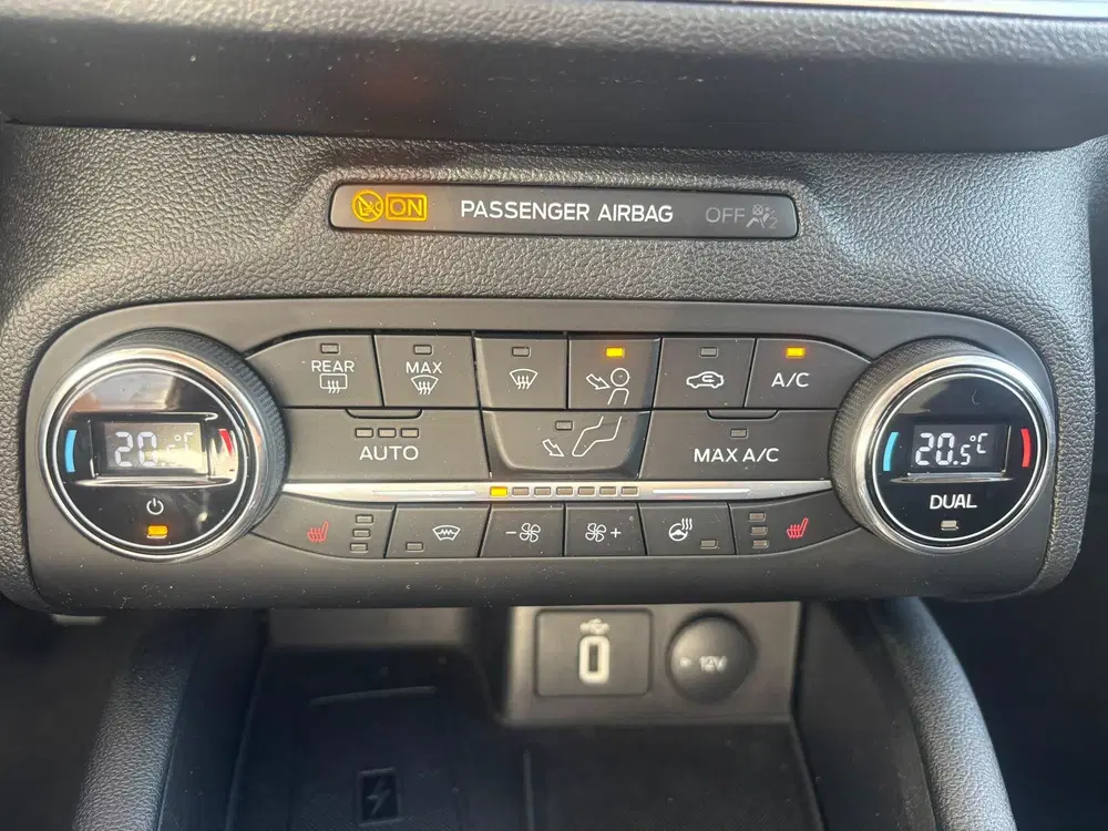 Ford Focus 1.0 EcoBoost Titanium Business uit 2019, foto 15