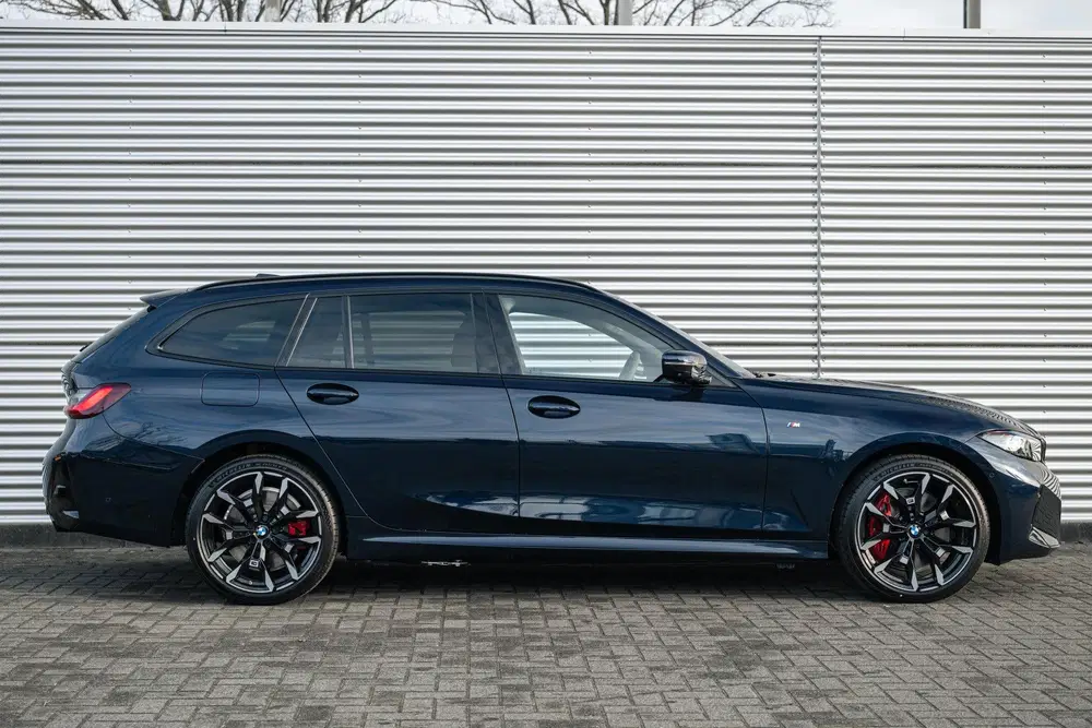 BMW 3-serie 330e M Sport Automaat uit 2026, foto 3