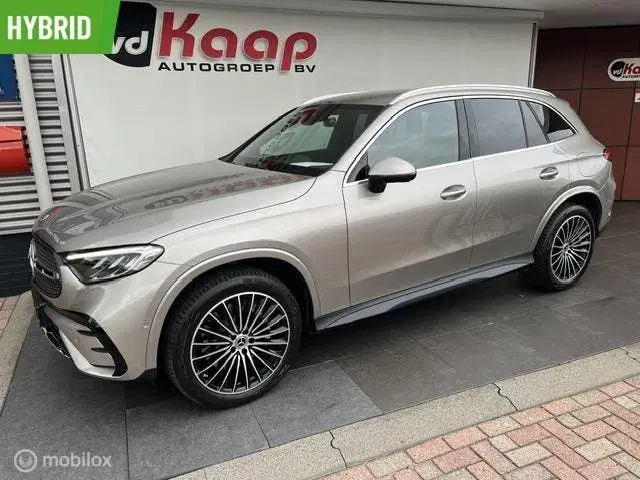 Mercedes-Benz GLC Mercedes GLC-klasse 300e 4MATIC AMG Line A uit 2023, foto 2
