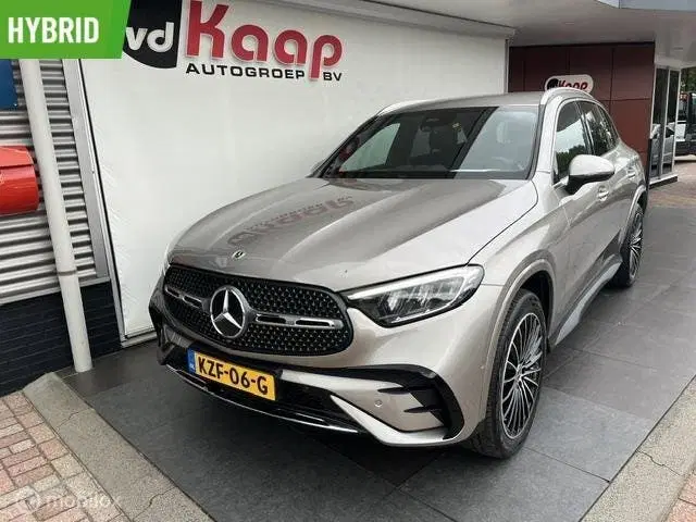 Mercedes-Benz GLC Mercedes GLC-klasse 300e 4MATIC AMG Line A uit 2023, foto 3