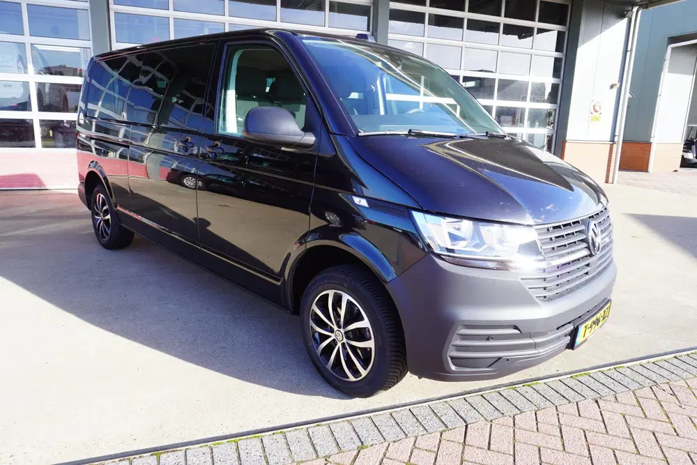 Volkswagen Transporter 2.0 TDI 150PK L2H1 9 Persoons n uit 2022, foto 2