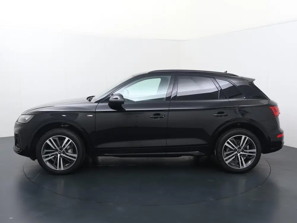 Audi Q5 50 TFSI e Pro Line uit 2023, foto 2