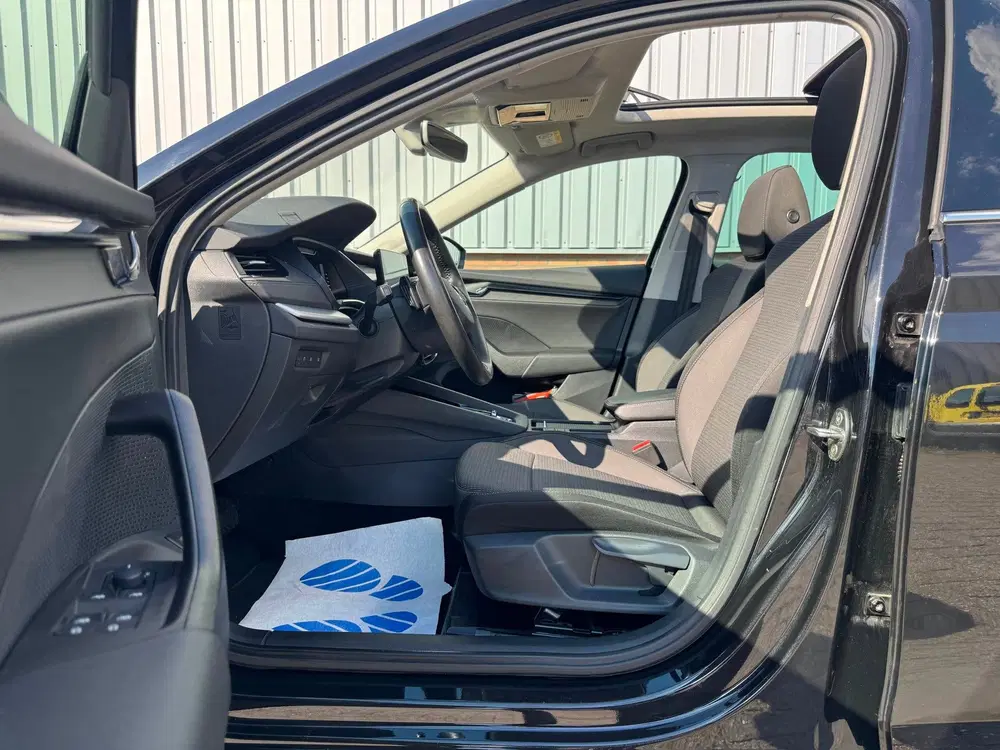 Skoda Octavia 1.0 e-TSI Business Edition Plus Panorama uit 2021, foto 10
