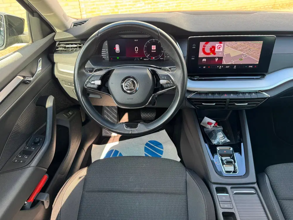 Skoda Octavia 1.0 e-TSI Business Edition Plus Panorama uit 2021, foto 13