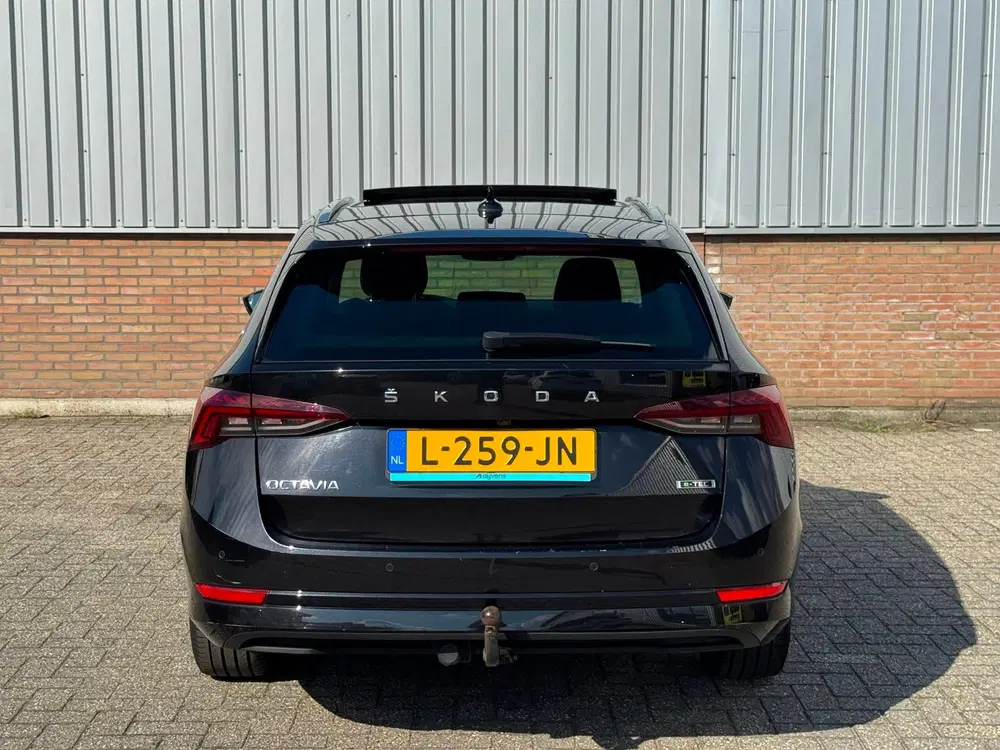 Skoda Octavia 1.0 e-TSI Business Edition Plus Panorama uit 2021, foto 4