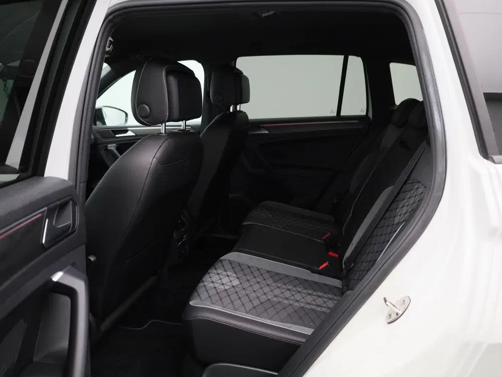Volkswagen Tiguan 1.4 TSI eHybrid R-Line Business+ 245 PK uit 2021, foto 10