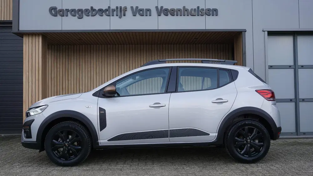 Dacia Sandero 1.0 TCe 90pk Automaat Extreme Schuifda uit 2023, foto 2