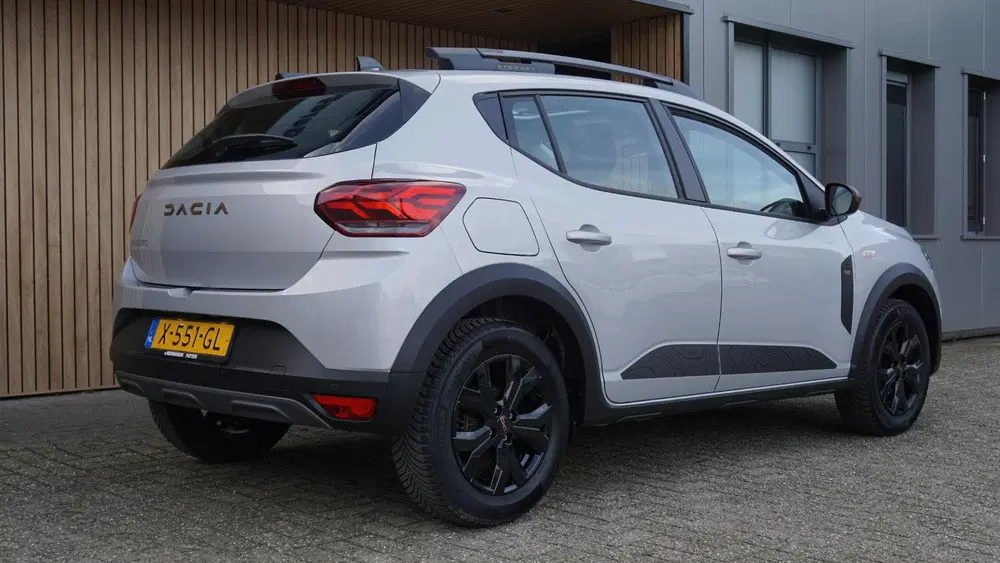 Dacia Sandero 1.0 TCe 90pk Automaat Extreme Schuifda uit 2023, foto 5
