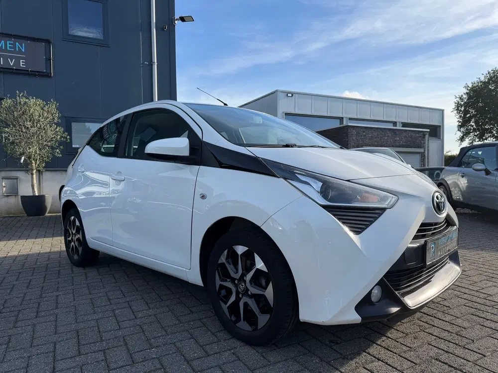 Toyota Aygo 1.0 VVT-i x-clusiv uit 2021, foto 2