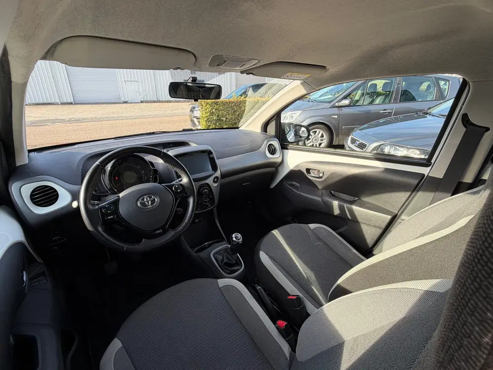 Toyota Aygo 1.0 VVT-i x-clusiv uit 2021, foto 6