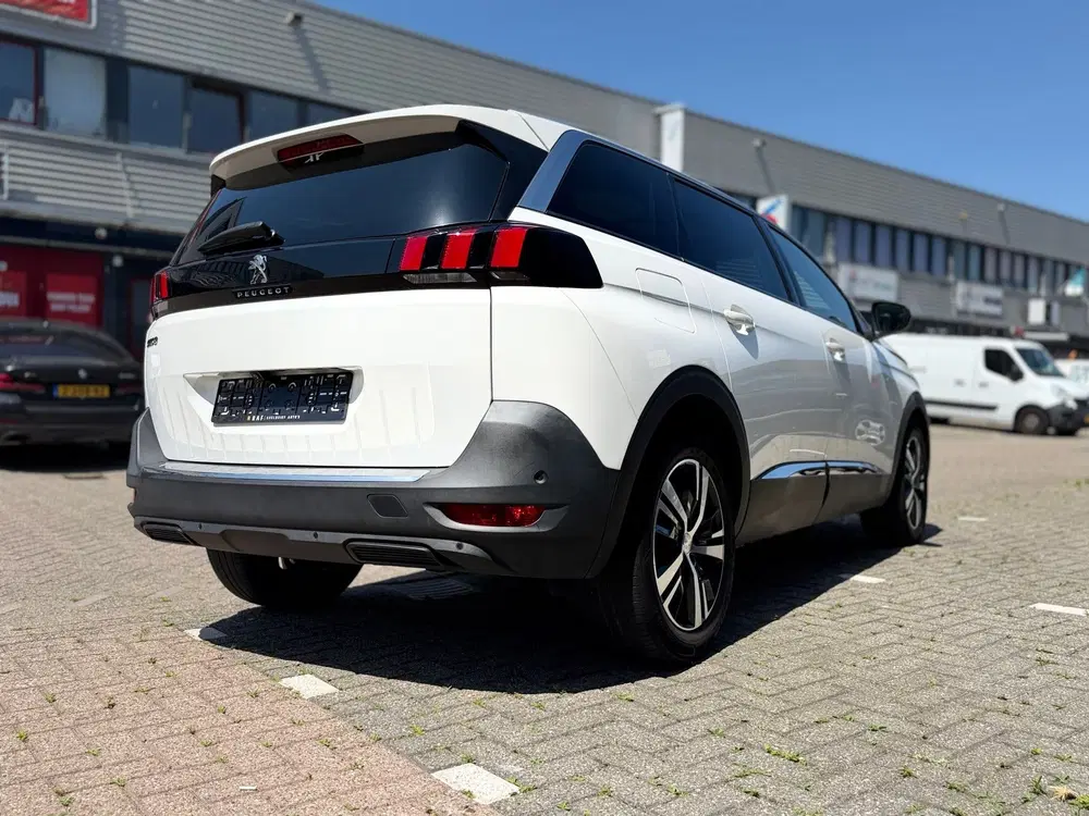 Peugeot 5008 1.2 PureTech Allure uit 2020, foto 3