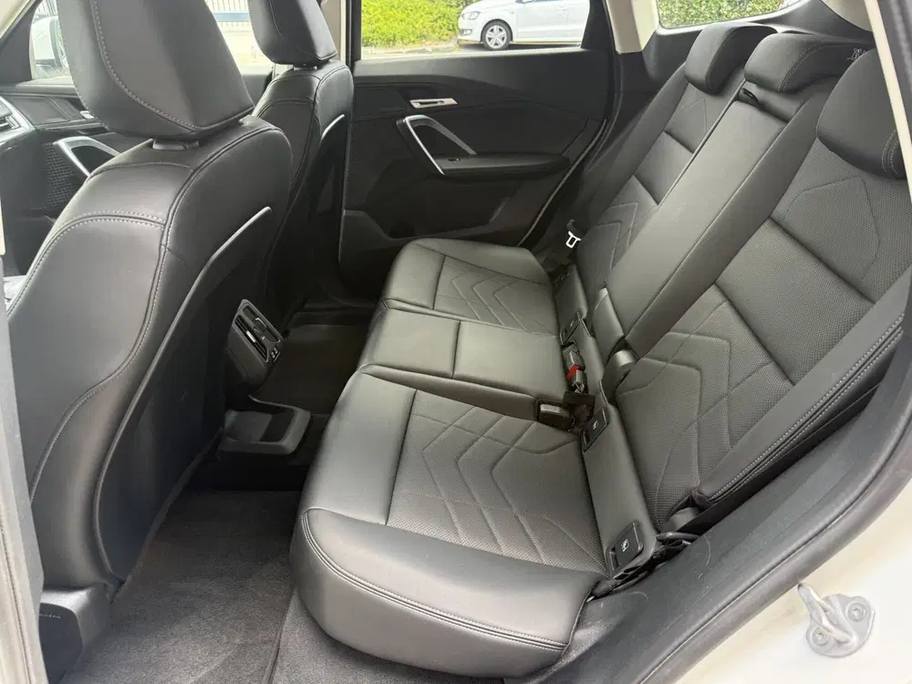 BMW iX1 eDrive20 67 kWh Leder bekleding stoelverwa uit 2025, foto 12