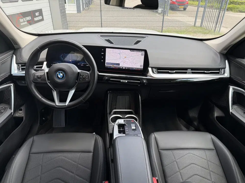 BMW iX1 eDrive20 67 kWh Leder bekleding stoelverwa uit 2025, foto 4