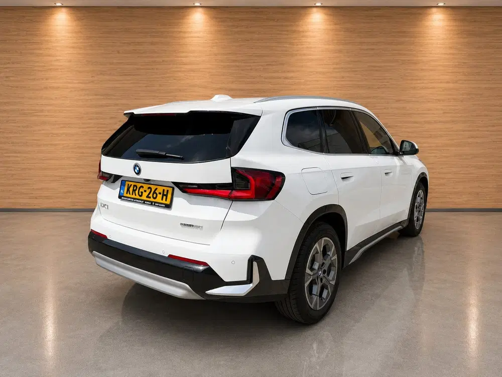 BMW iX1 eDrive20 67 kWh Leder bekleding stoelverwa uit 2025, foto 5
