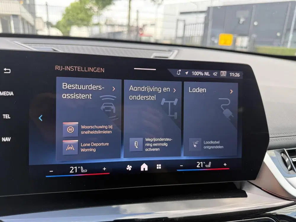 BMW iX1 eDrive20 67 kWh Leder bekleding stoelverwa uit 2025, foto 6