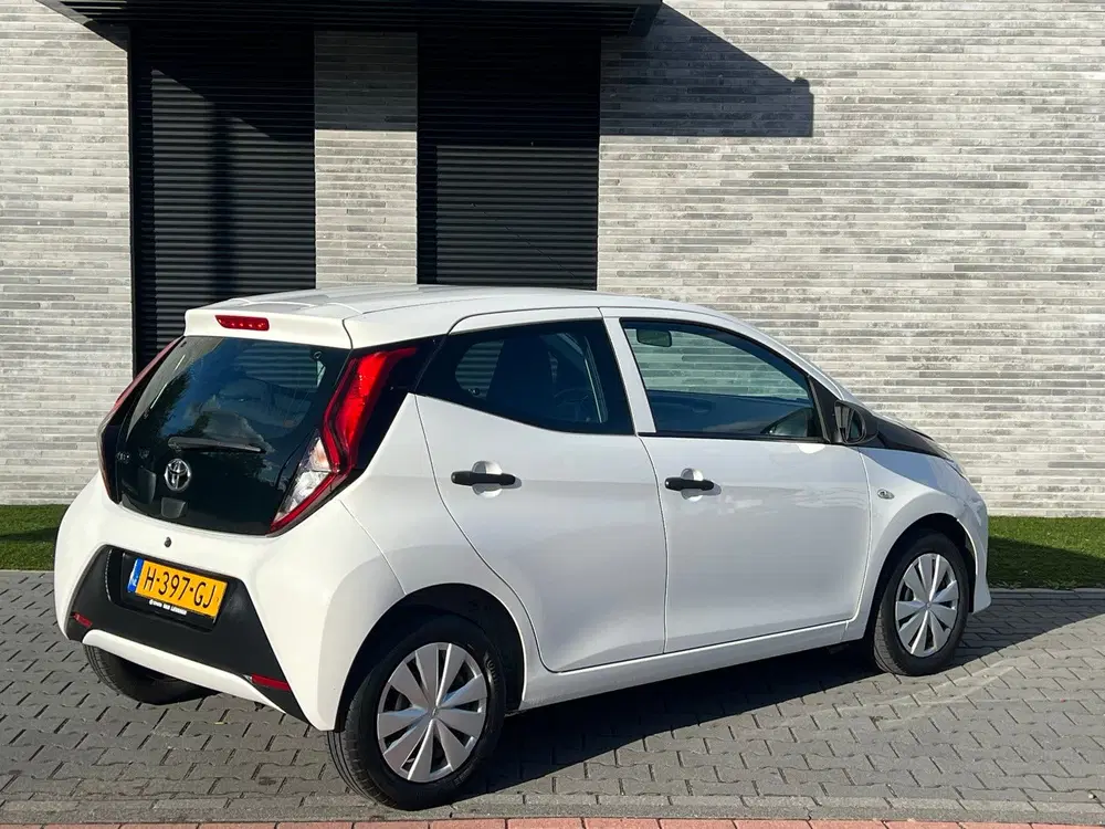 Toyota Aygo 1.0 X-Fun uit 2020, foto 2
