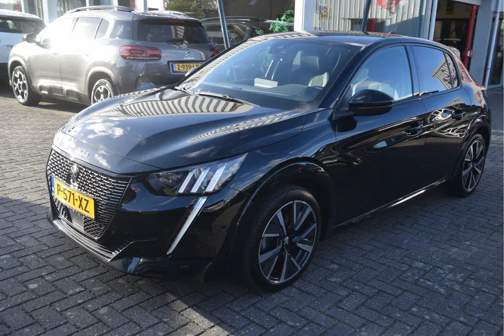 Peugeot 208 1.2 PureTech GT LED uit 2022, foto 2