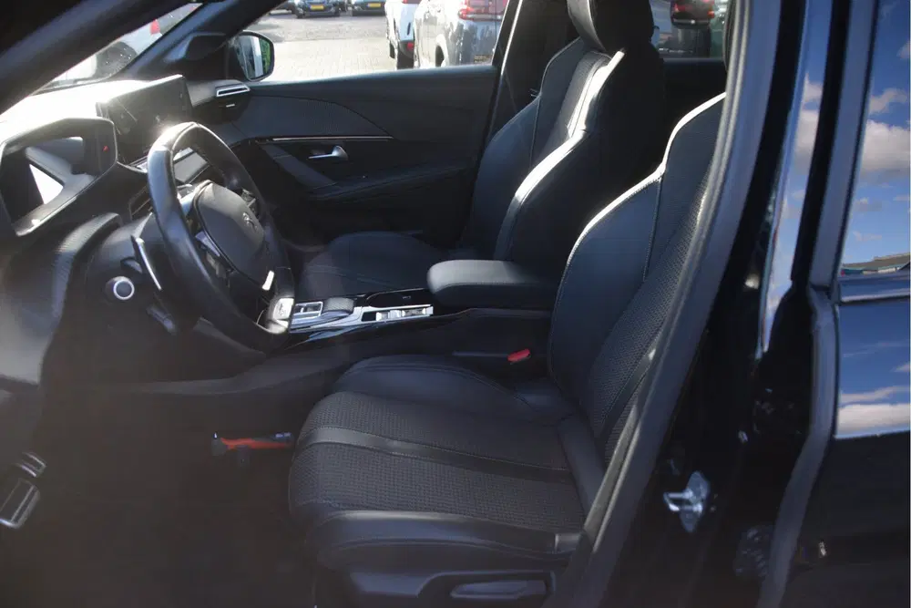 Peugeot 208 1.2 PureTech GT LED uit 2022, foto 6