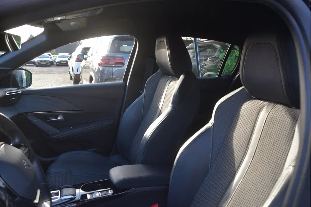 Peugeot 208 1.2 PureTech GT LED uit 2022, foto 8