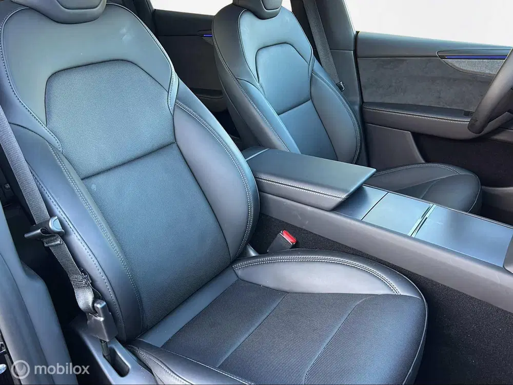 Tesla Model Y Premium Long Range Dual Motor uit 2026, foto 6