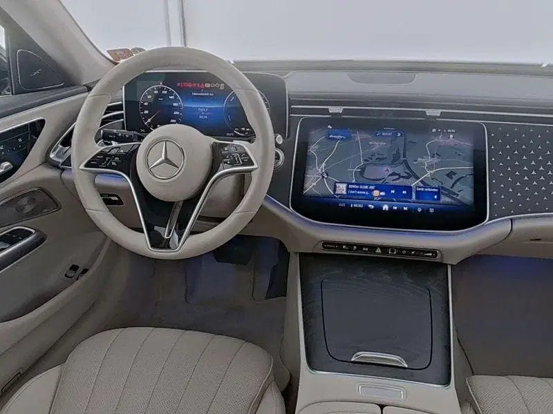 Mercedes-Benz E-Klasse 300 e Exclusive Line uit 2025, foto 2
