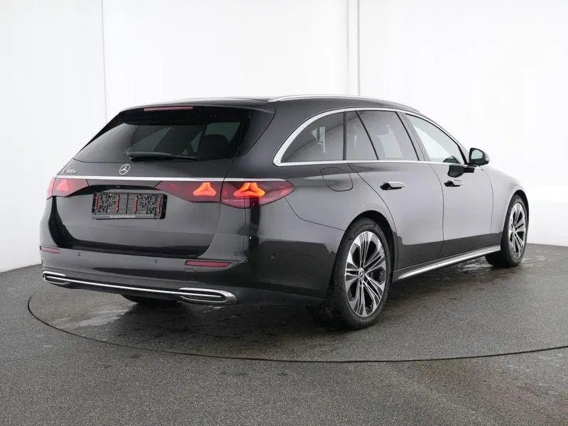 Mercedes-Benz E-Klasse 300 e Exclusive Line uit 2025, foto 5
