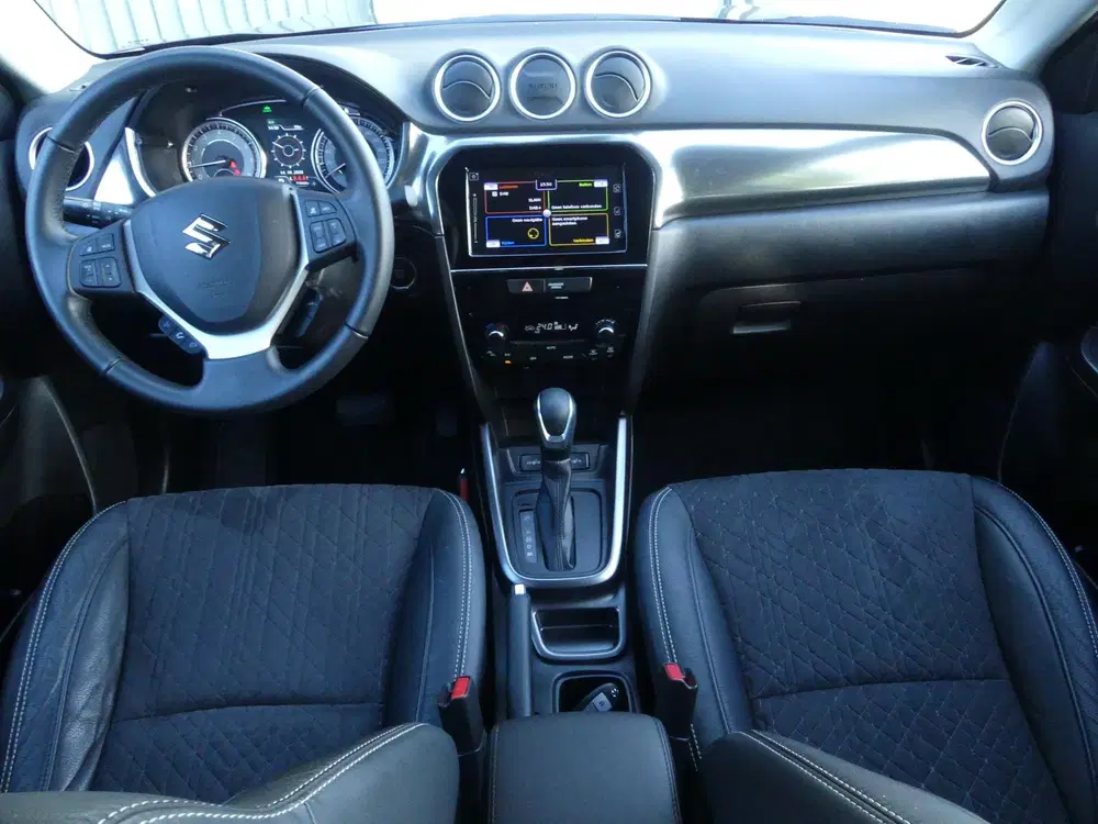 Suzuki Vitara 1.5 Hybrid Style AUTOMAAT TREKHAAK uit 2023, foto 3