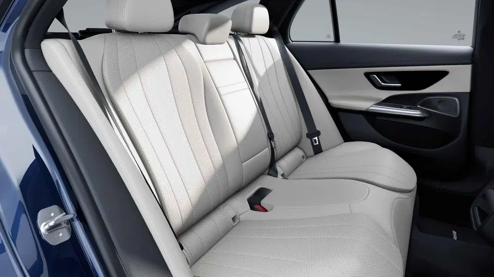 Mercedes-Benz E-Klasse 300e Business Solution AMG uit 2026, foto 12