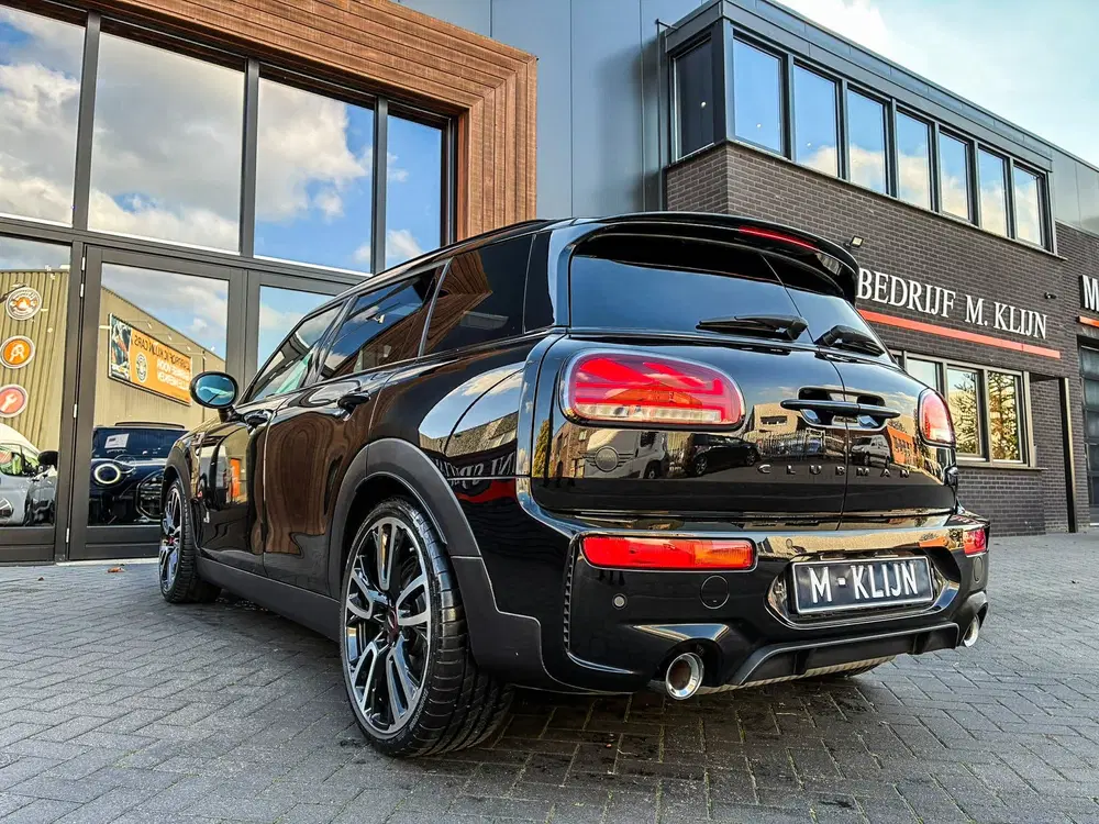 Mini Clubman 2.0 JCW ALL4 John Cooper Works Blackline F uit 2022, foto 3