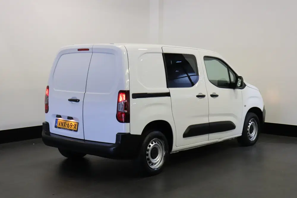 Peugeot Partner 1.2 PT Benzine EURO 6 uit 2022, foto 2