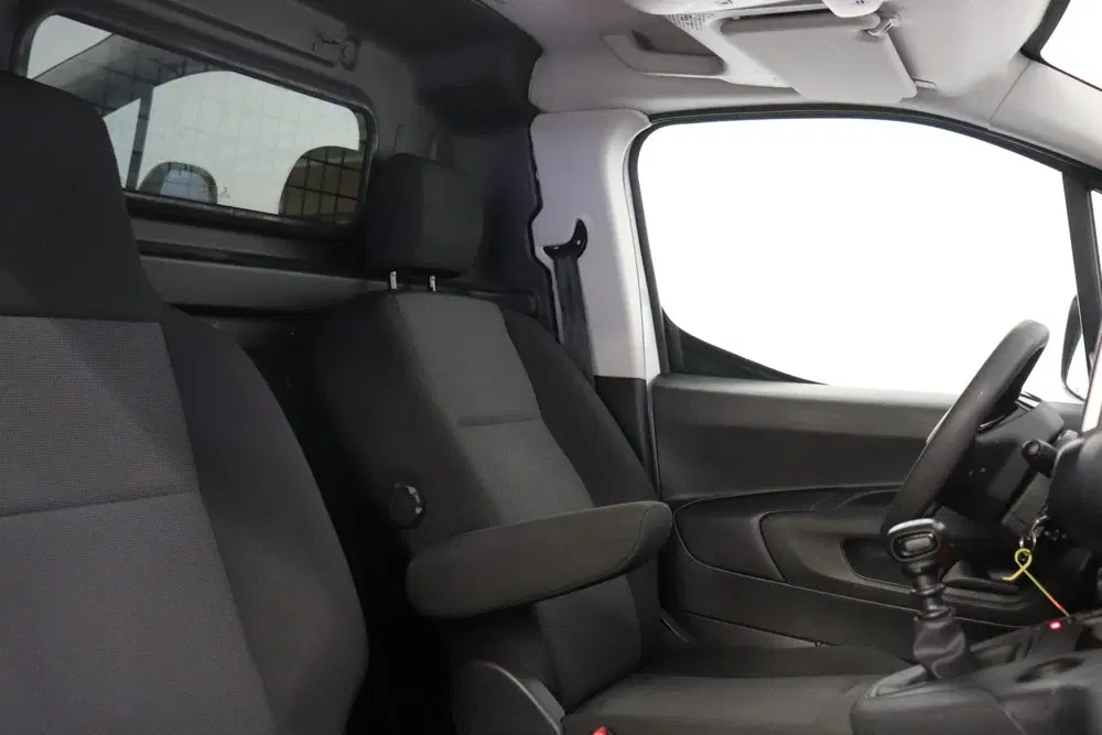 Peugeot Partner 1.2 PT Benzine EURO 6 uit 2022, foto 6