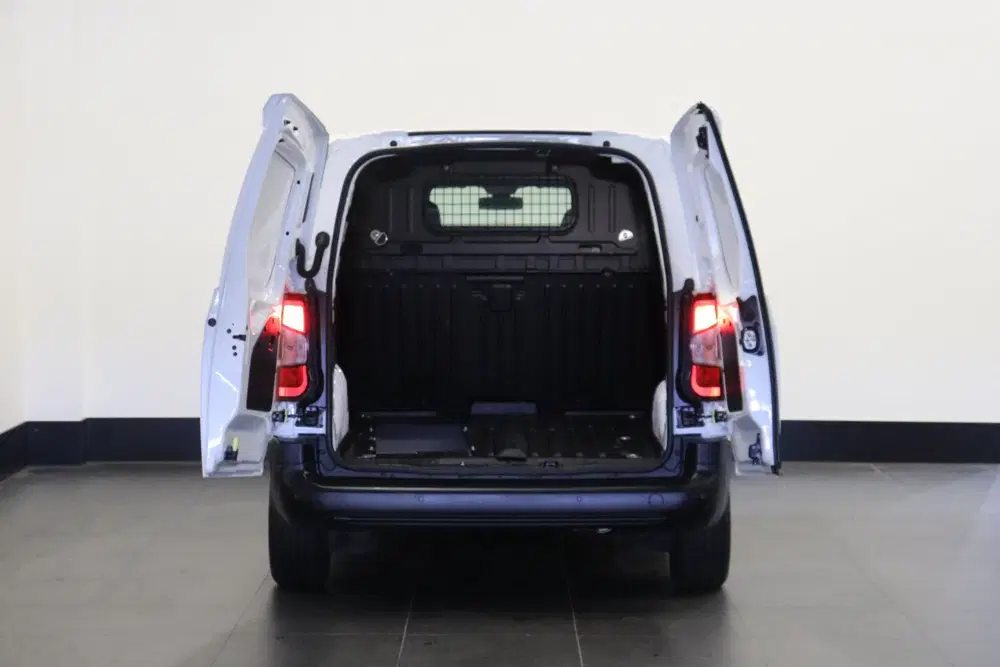 Peugeot Partner 1.2 PT Benzine EURO 6 uit 2022, foto 9