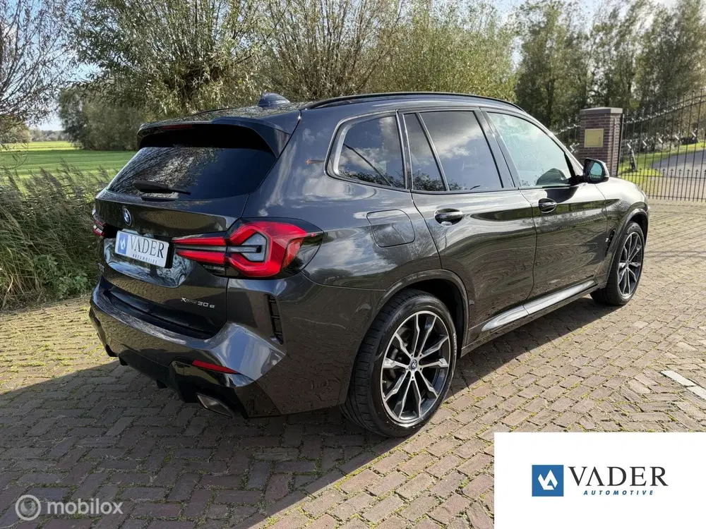 BMW X3 xDrive30e M Sportpakket Panoramadak Trekha uit 2023, foto 2