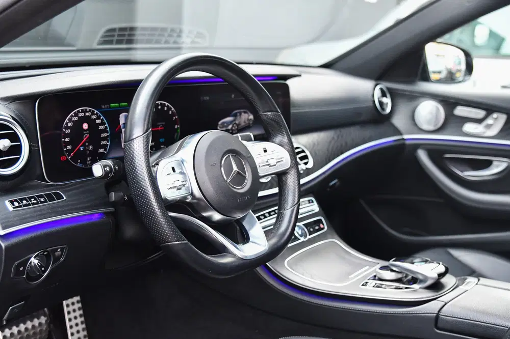 Mercedes-Benz E-Klasse 300 e AMG Night Ed uit 2019, foto 13