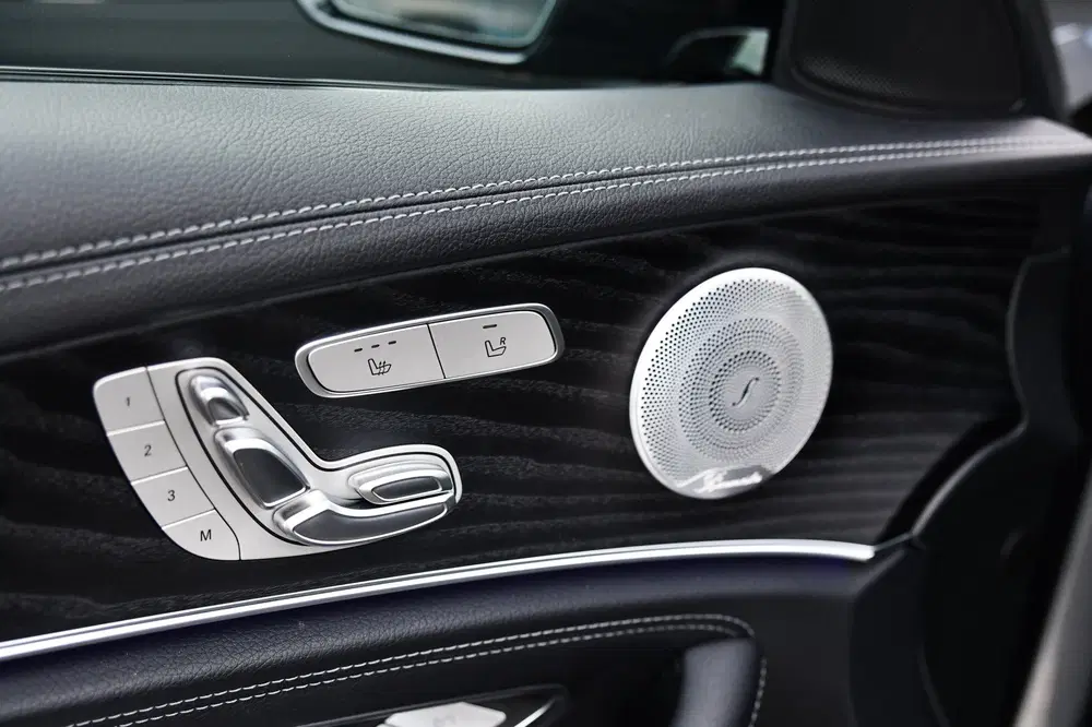 Mercedes-Benz E-Klasse 300 e AMG Night Ed uit 2019, foto 15