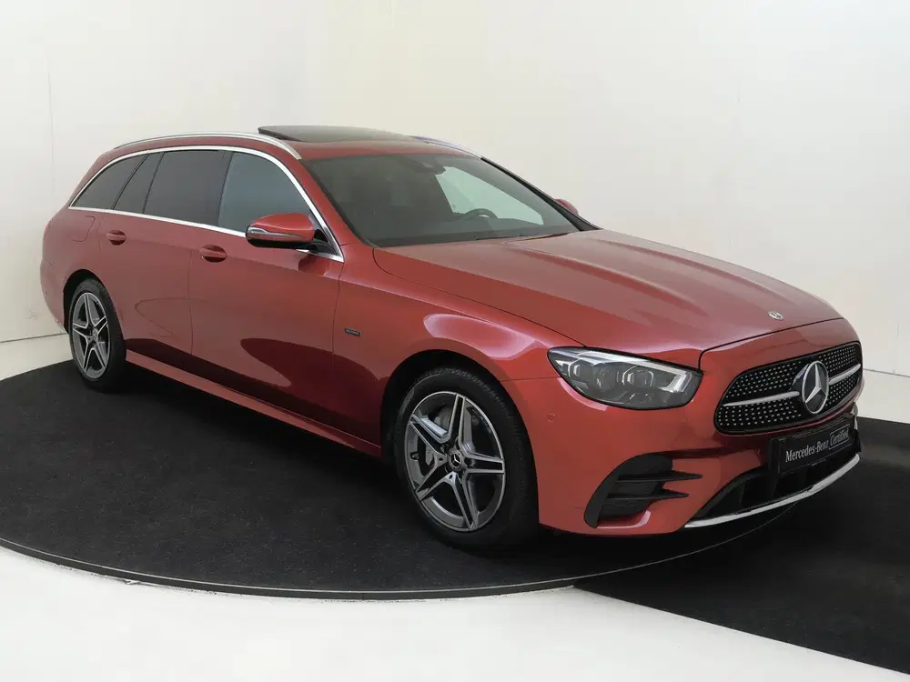 Mercedes-Benz E-Klasse 300 de AMG Line uit 2020, foto 2