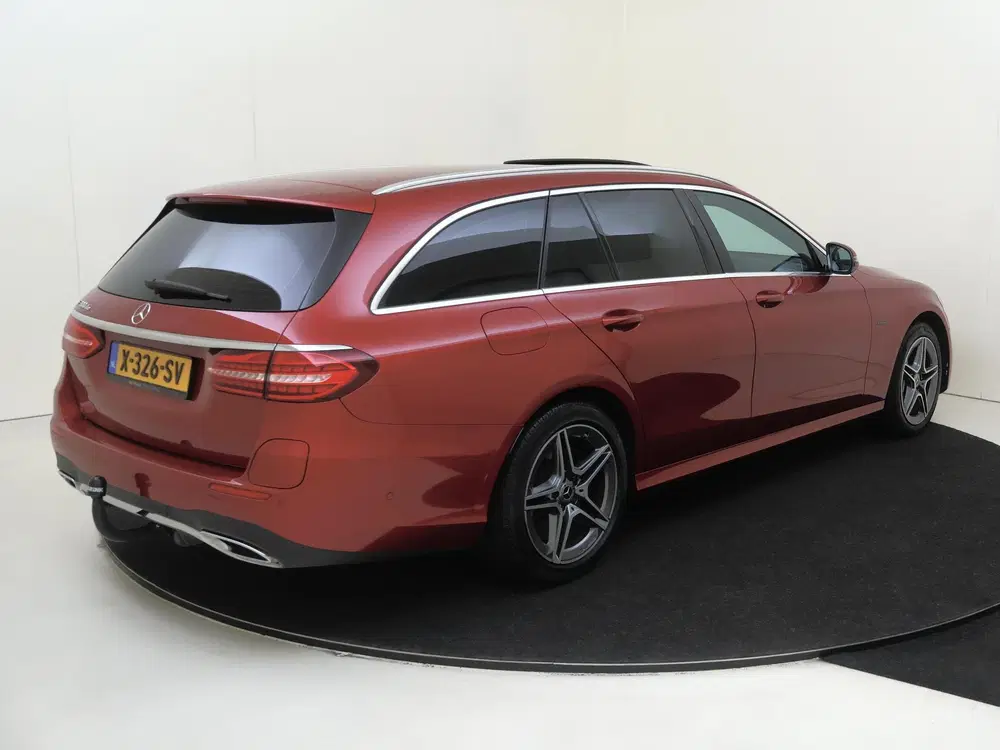 Mercedes-Benz E-Klasse 300 de AMG Line uit 2020, foto 4