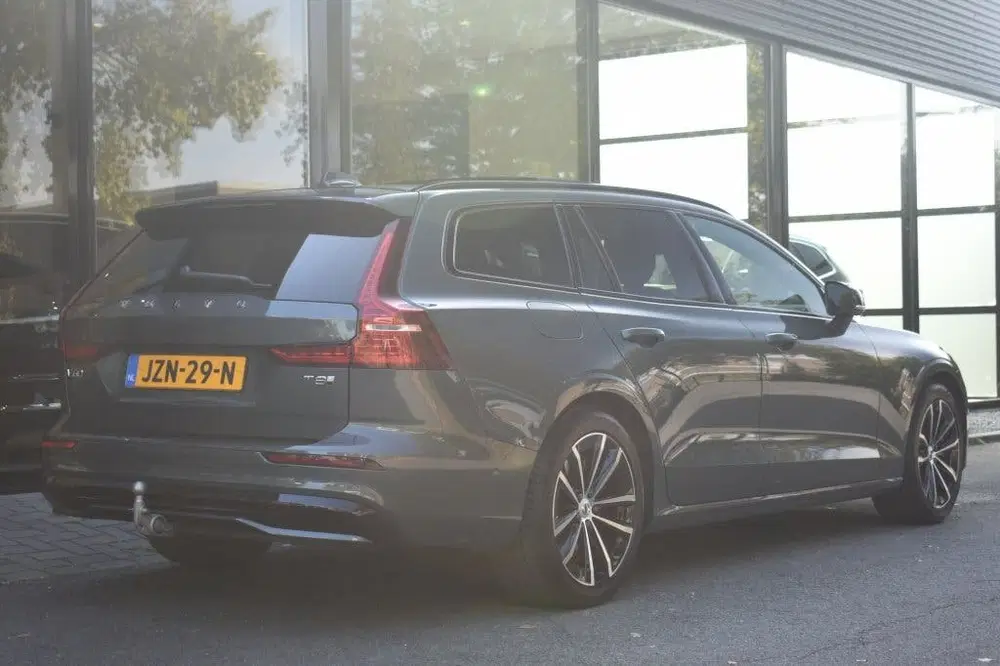 Volvo V60 2.0 T8 AWD + Dark uit 2026, foto 2