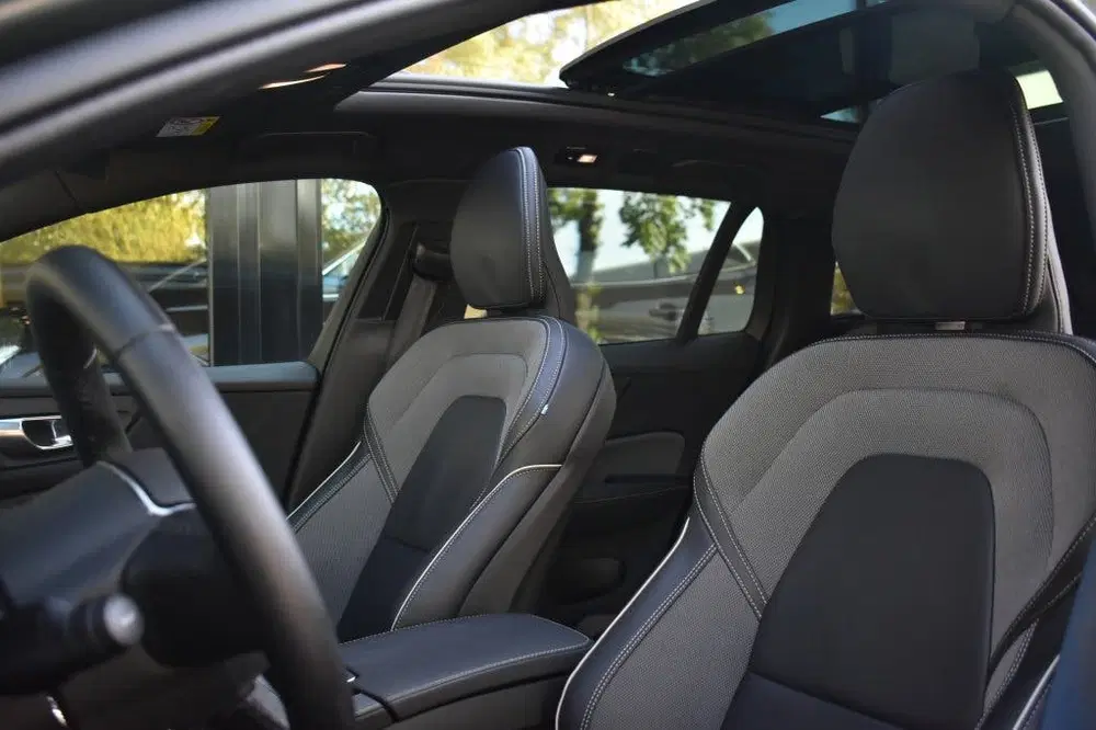Volvo V60 2.0 T8 AWD + Dark uit 2026, foto 4