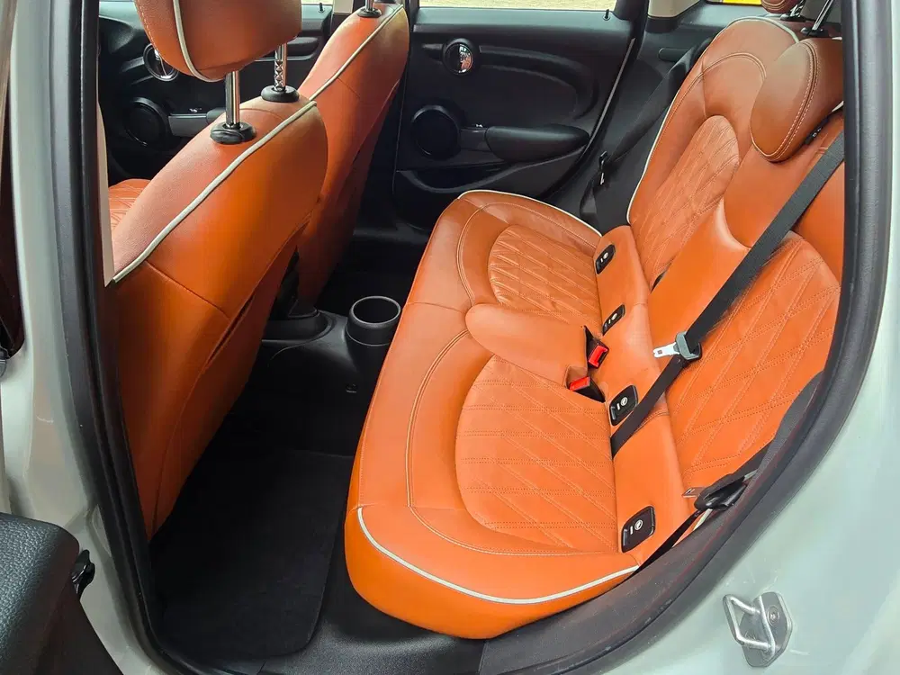 Mini Cooper 1.5 Cooper Business Edition uit 2019, foto 15
