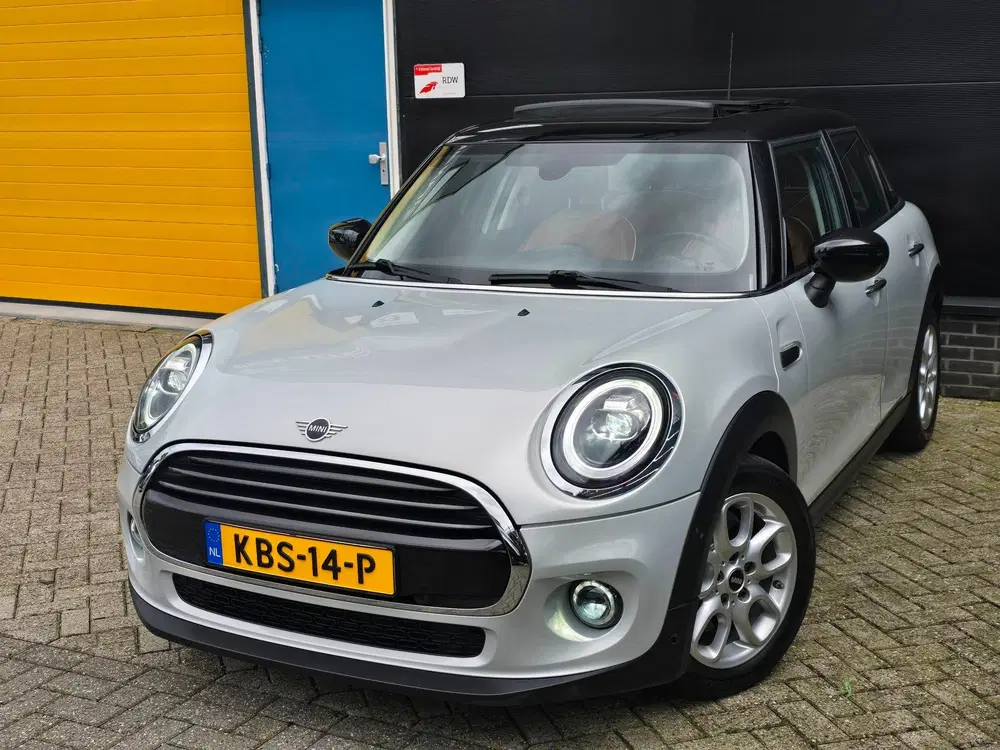 Mini Cooper 1.5 Cooper Business Edition uit 2019, foto 3