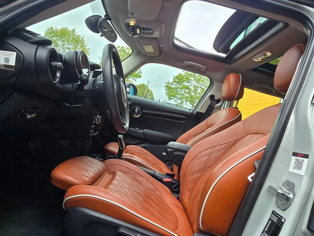 Mini Cooper 1.5 Cooper Business Edition uit 2019, foto 6