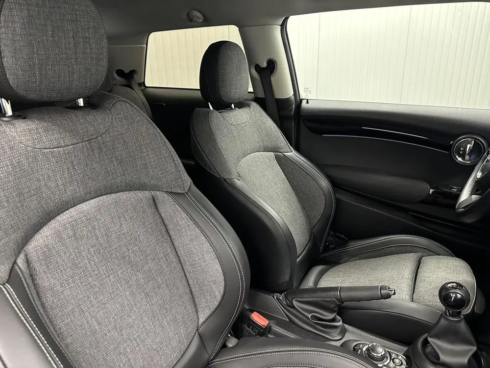 Mini Cooper 1.5 Cooper Business Edition uit 2021, foto 14