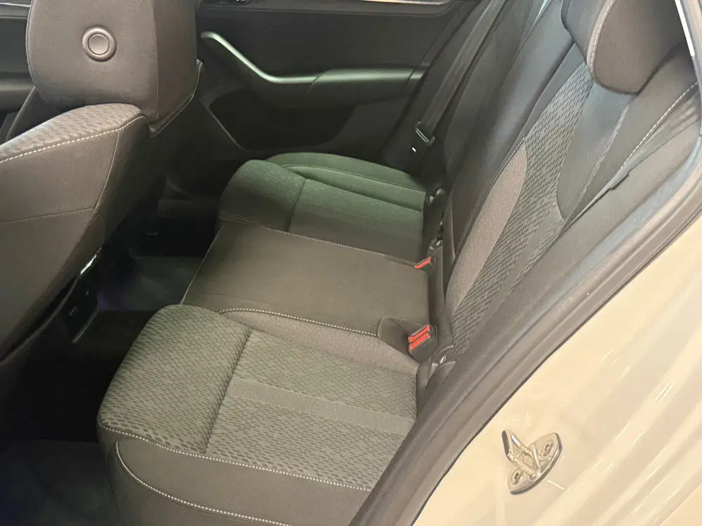 Skoda Octavia 1.4 TSI iV PHEV Sportline Business uit 2023, foto 11
