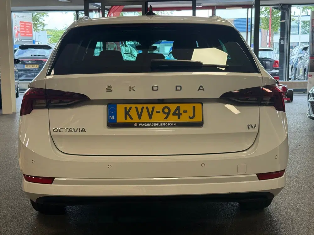 Skoda Octavia 1.4 TSI iV PHEV Sportline Business uit 2023, foto 4