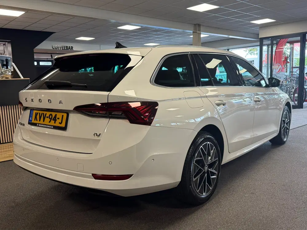 Skoda Octavia 1.4 TSI iV PHEV Sportline Business uit 2023, foto 5