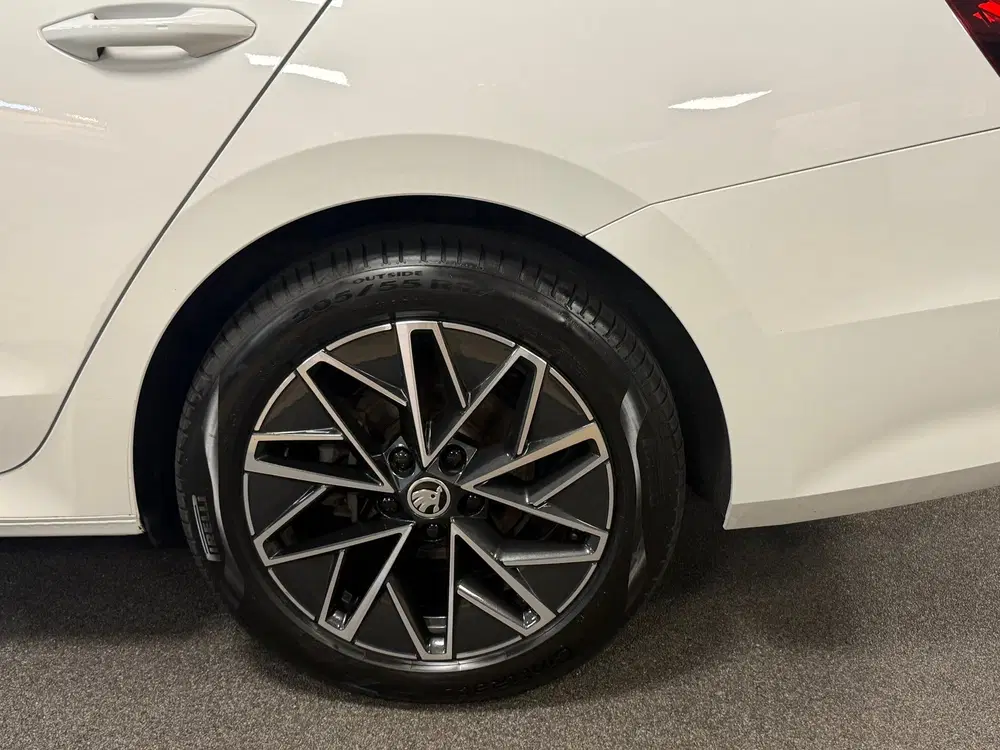 Skoda Octavia 1.4 TSI iV PHEV Sportline Business uit 2023, foto 9
