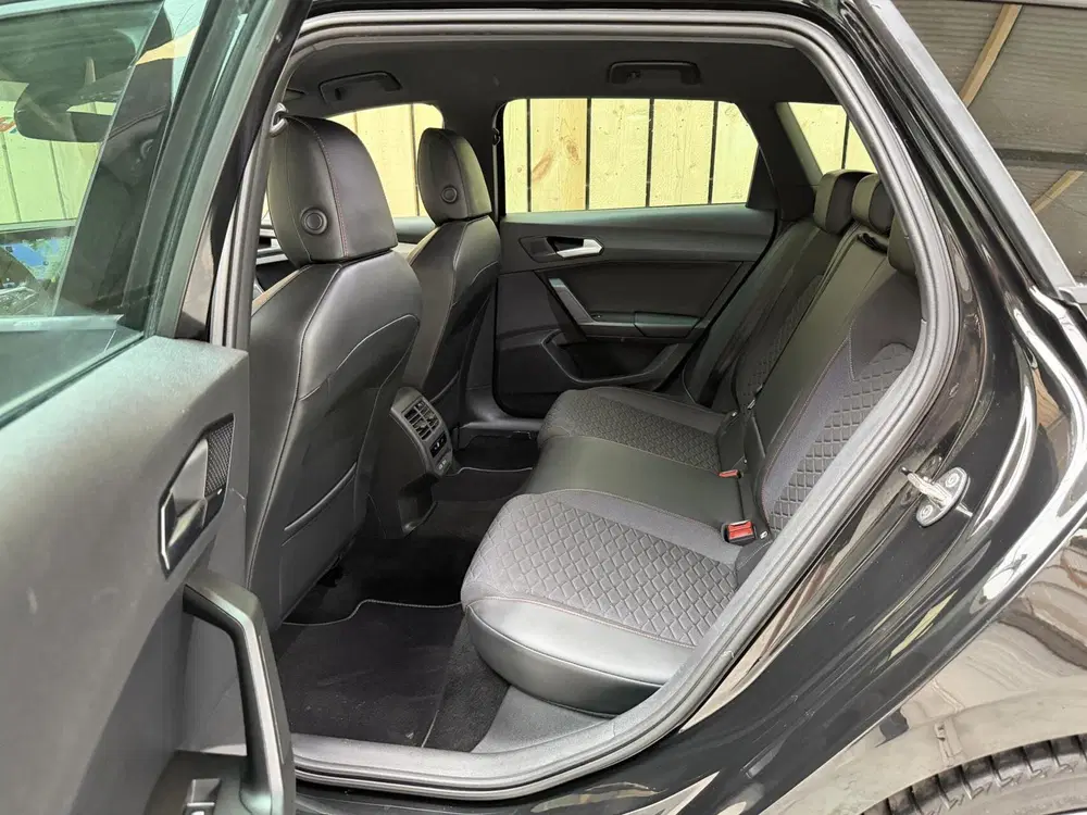 SEAT Leon 1.0 eTSI FR Business Intense Automaat uit 2022, foto 11