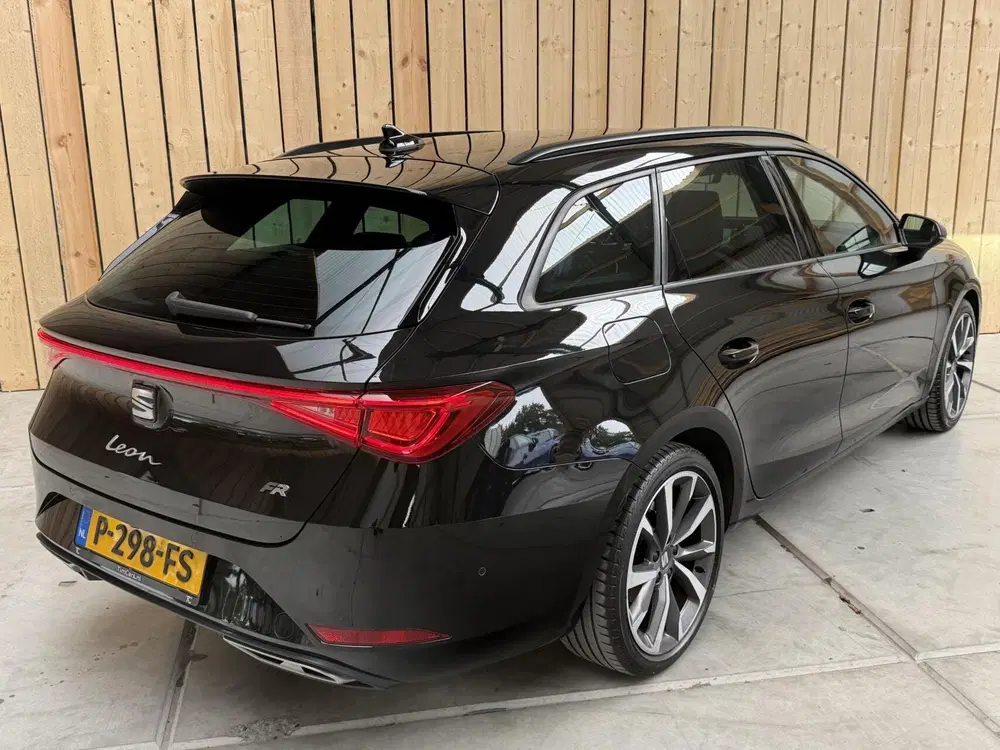 SEAT Leon 1.0 eTSI FR Business Intense Automaat uit 2022, foto 2